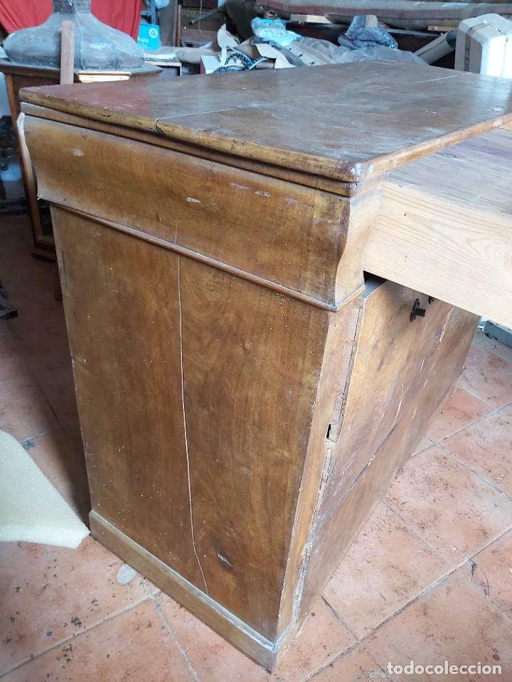 Antig&uuml;edades: Magn&iacute;fica c&oacute;moda en madera de raiz, para restaurar. - Foto 8