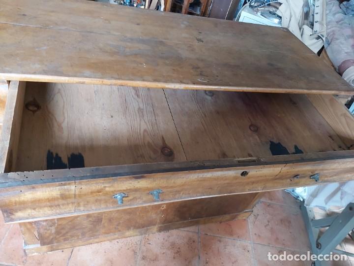 Antig&uuml;edades: Magn&iacute;fica c&oacute;moda en madera de raiz, para restaurar. - Foto 9