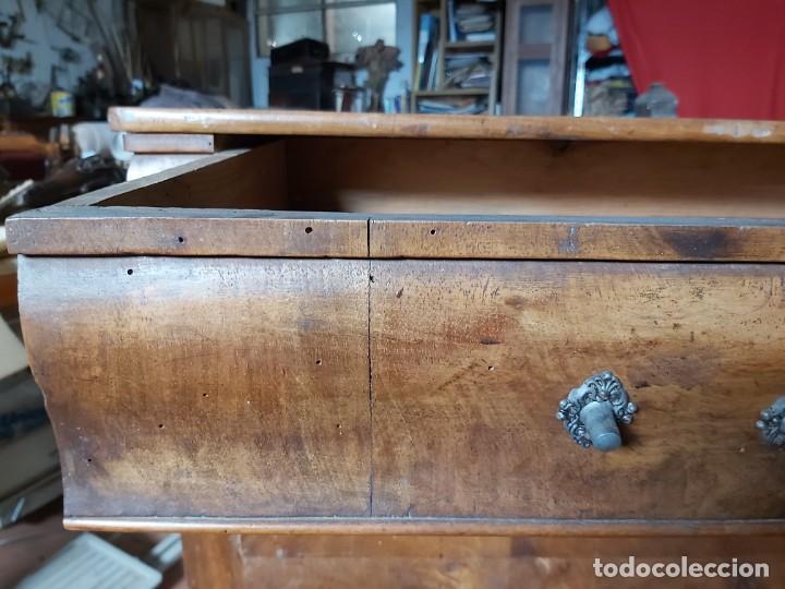 Antig&uuml;edades: Magn&iacute;fica c&oacute;moda en madera de raiz, para restaurar. - Foto 10