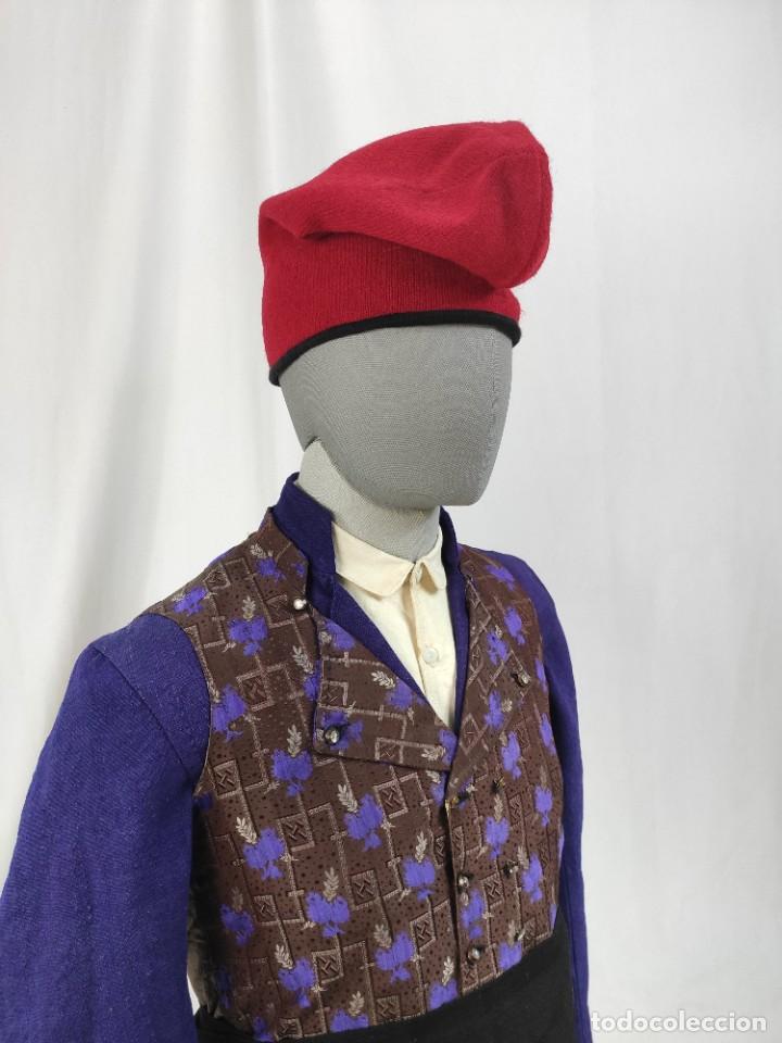 Antig&uuml;edades: BARRETINA, GORRA ROJA - Foto 1