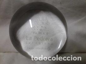 Antig&uuml;edades: PISAPAPELES CON EL EDIFICIO DE LA PEDRERA / MIDE 9 CMS. DE DI&Aacute;METRO - Foto 3