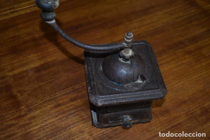 Antiquit&eacute;s: ANTIGUO MOLINILLO DE CAFE ELMA METALICO