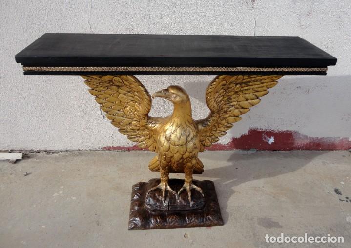 Antig&uuml;edades: Consola con aguila de madera tallada y dorada - Foto 7