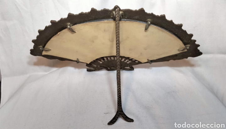 Antig&uuml;edades: Espejo bronce en forma abanico - Foto 2