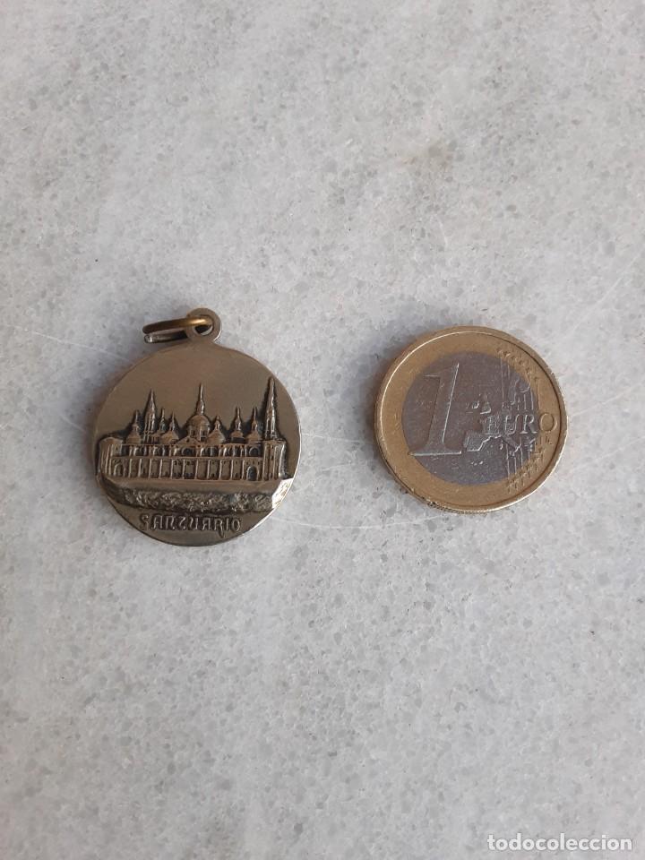 Antig&uuml;edades: Medalla virgen del Pilar - Foto 2