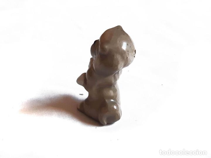 Antig&uuml;edades: Figura de perro en biscuit. - Foto 2