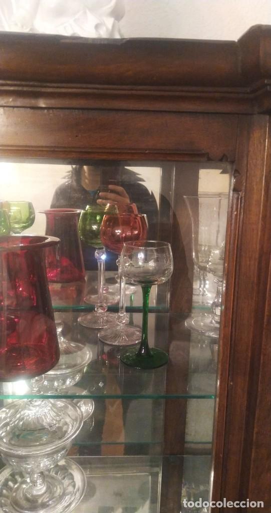 Antig&uuml;edades: Mueble vitrina antiguo - Foto 1