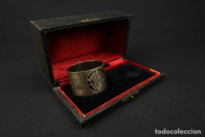 Antig&uuml;edades: Antiguo Servilletero con su Estuche - Foto 1