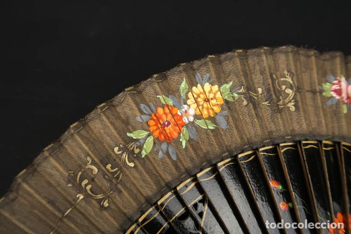 Antig&uuml;edades: Antiguo Abanico de Madera Lacada - Foto 4