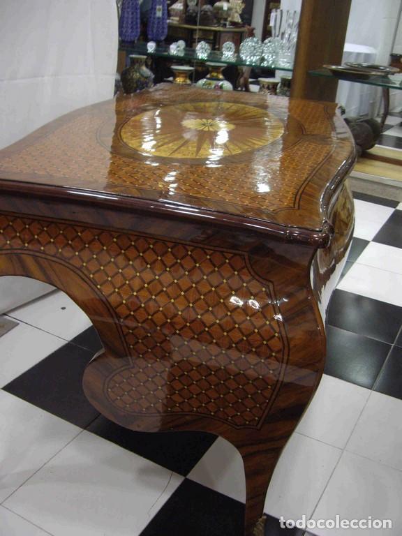Antig&uuml;edades: MESA DESPACHO TRES CAJONES MARQUETER&Iacute;A - Foto 1