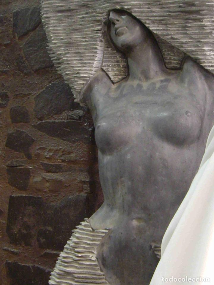 Antig&uuml;edades: ESTATUA MUJER CAMISETA - Foto 3