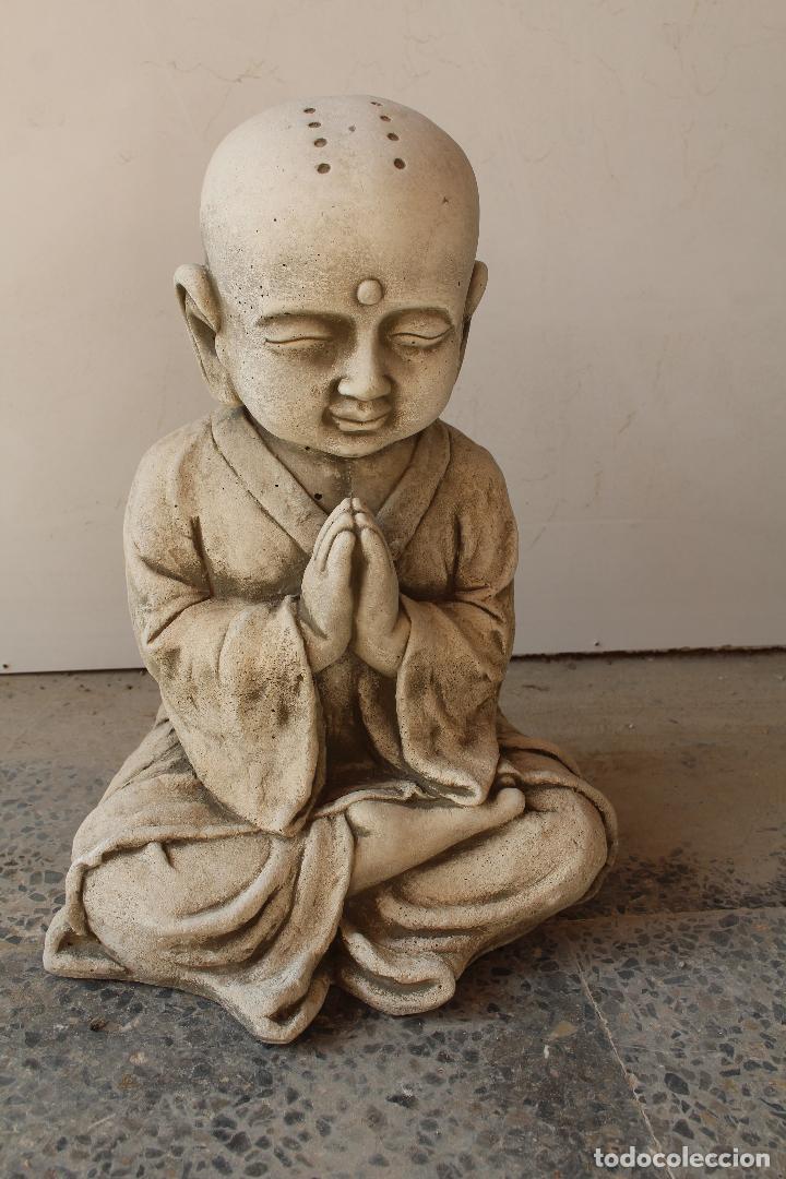 Antig&uuml;edades: buda en piedra artificial - Foto 2