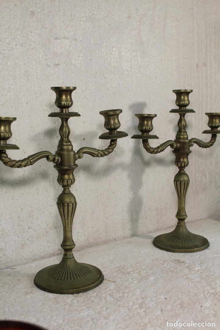 Antig&uuml;edades: PAREJA DE CANDELABROS de alpaca - Foto 4