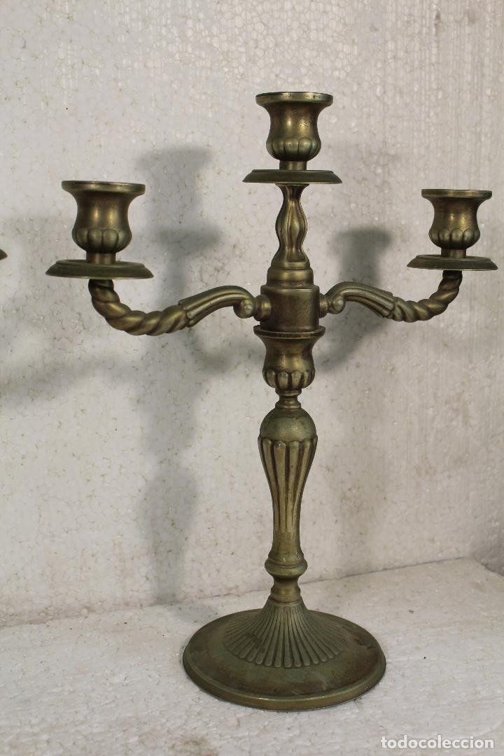 Antig&uuml;edades: PAREJA DE CANDELABROS de alpaca - Foto 5