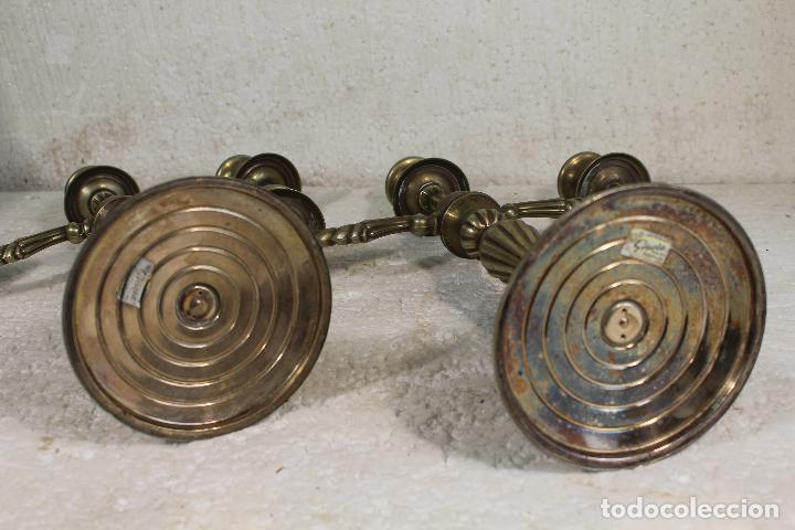 Antig&uuml;edades: PAREJA DE CANDELABROS de alpaca - Foto 6