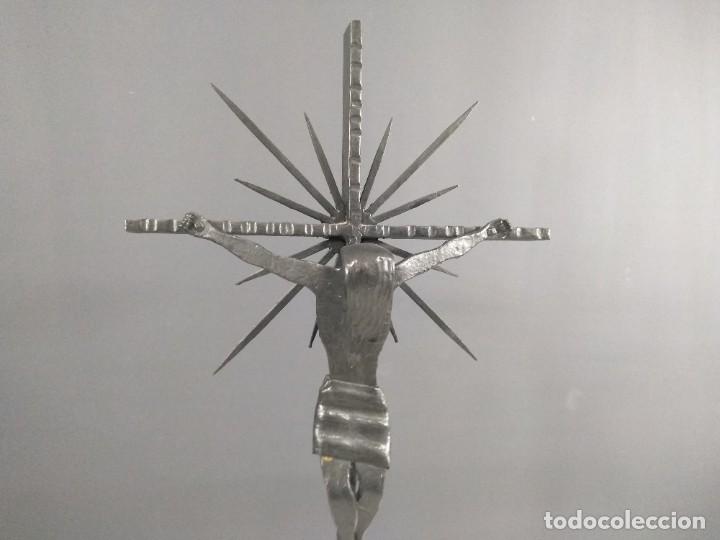 Antig&uuml;edades: Crucifijo hierro forjado - Foto 2