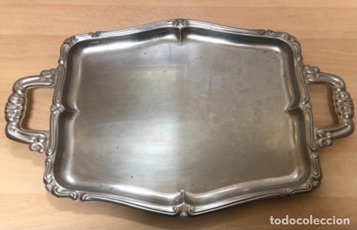 Antig&uuml;edades: BADEJA EN METAL PLATEADO - Foto 2