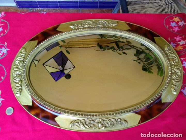Antig&uuml;edades: Marco antiguo ovalado con luna espejo biselado - Foto 1