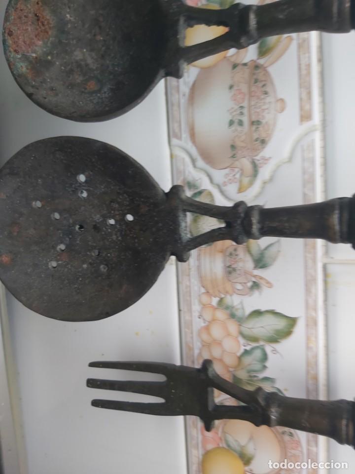 Antig&uuml;edades: cucharones de bronce antiguos 40 cm - Foto 3