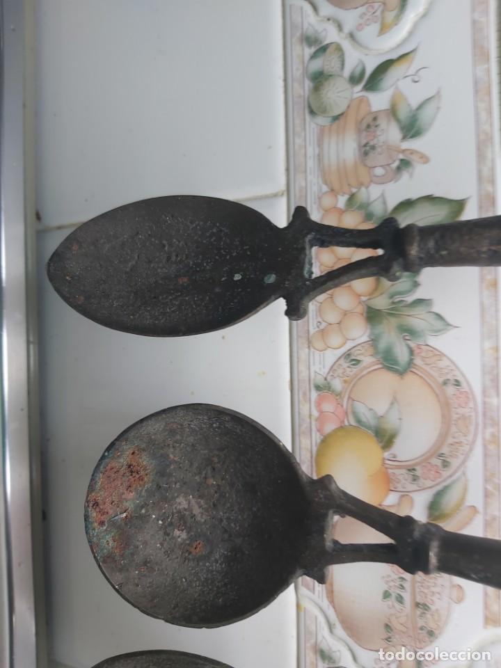 Antig&uuml;edades: cucharones de bronce antiguos 40 cm - Foto 4