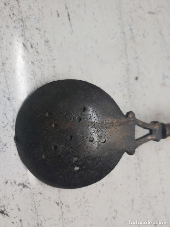 Antig&uuml;edades: cucharones de bronce antiguos 40 cm - Foto 5