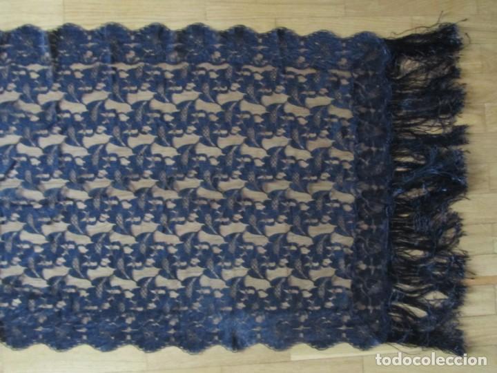 Antig&uuml;edades: Mantilla negra con flecos - Foto 7