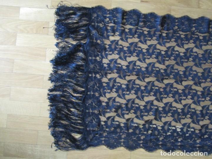 Antig&uuml;edades: Mantilla negra con flecos - Foto 9