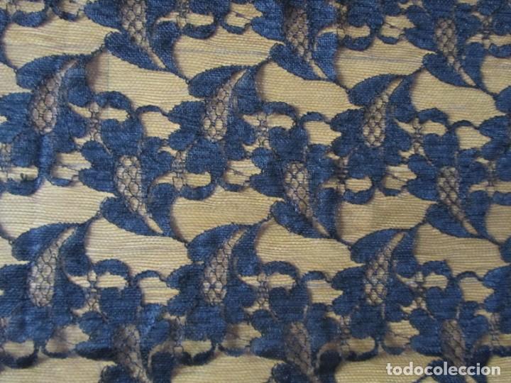 Antig&uuml;edades: Mantilla negra con flecos - Foto 13
