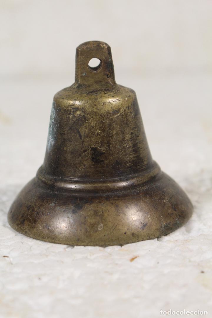 Antig&uuml;edades: campana de bronce - Foto 3