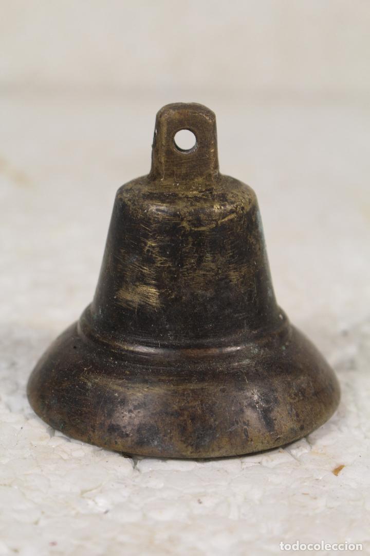 Antig&uuml;edades: campana de bronce - Foto 1