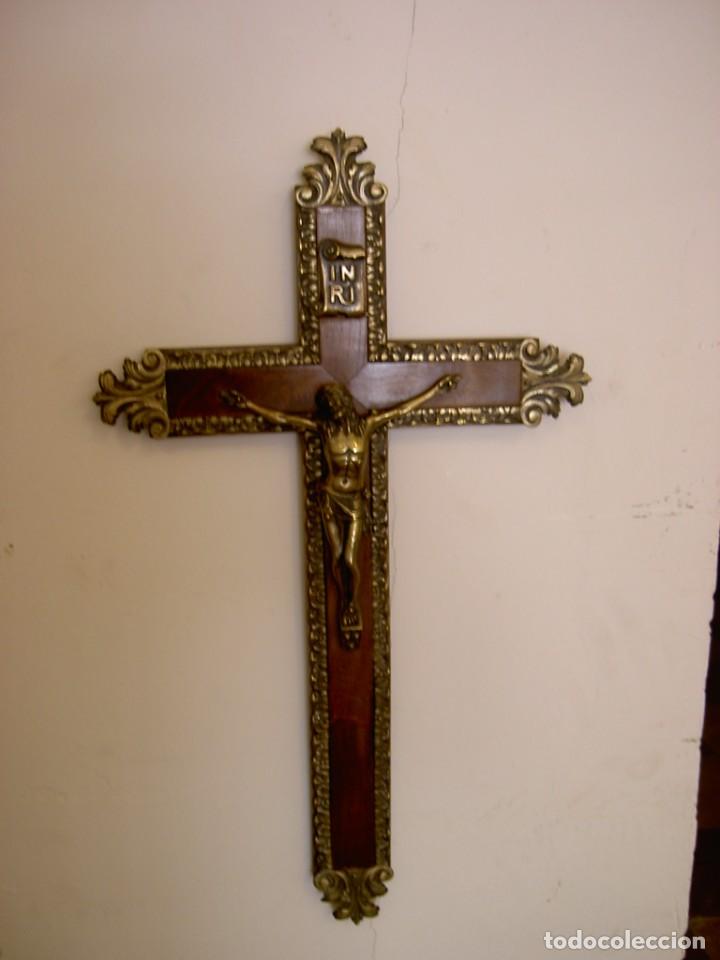 Antig&uuml;edades: CRISTO EN CRUZ DE MADERA Y BRONCE - Foto 1