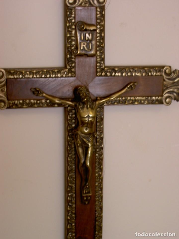 Antig&uuml;edades: CRISTO EN CRUZ DE MADERA Y BRONCE - Foto 2