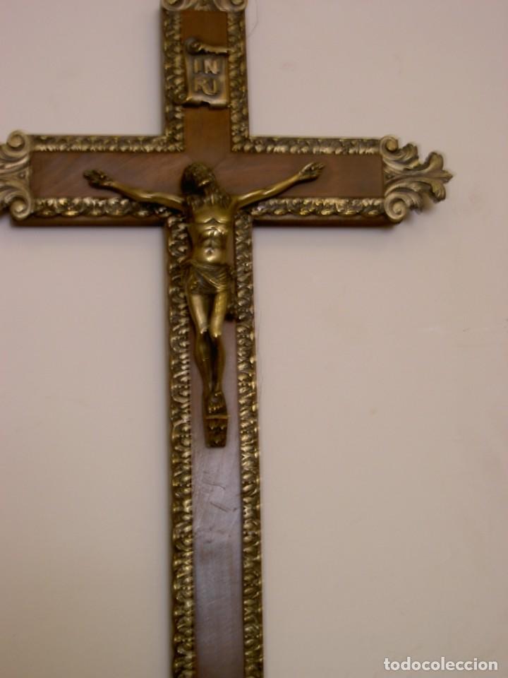 Antig&uuml;edades: CRISTO EN CRUZ DE MADERA Y BRONCE - Foto 3