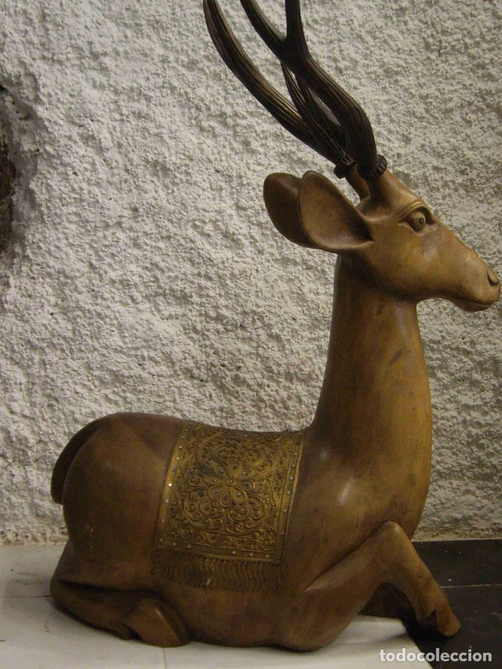 Antig&uuml;edades: PAREJA DE CIERVOS MADERA - Foto 5