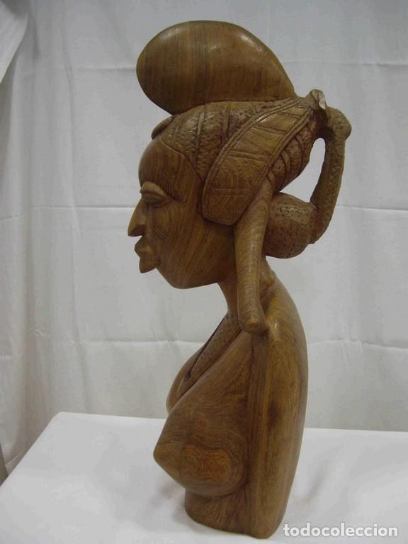 Antig&uuml;edades: BUSTO MUJER MADERA ROJA - Foto 2