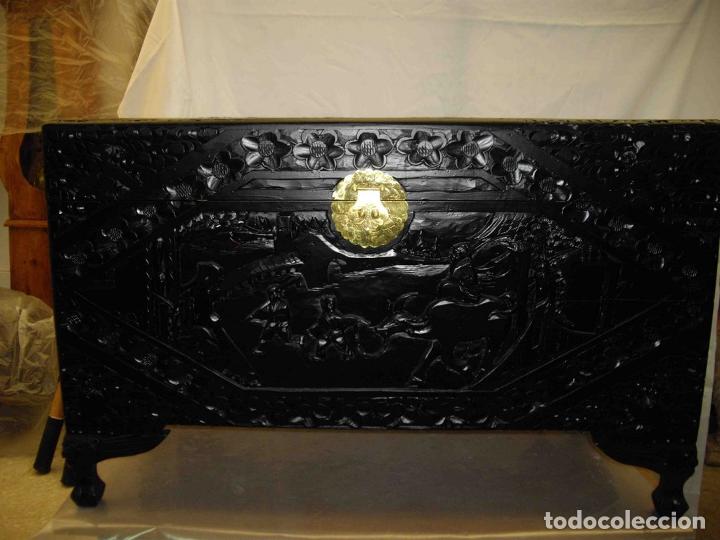 Antig&uuml;edades: BA&Uacute;L ALCANFOR LACADO NEGRO A - Foto 2