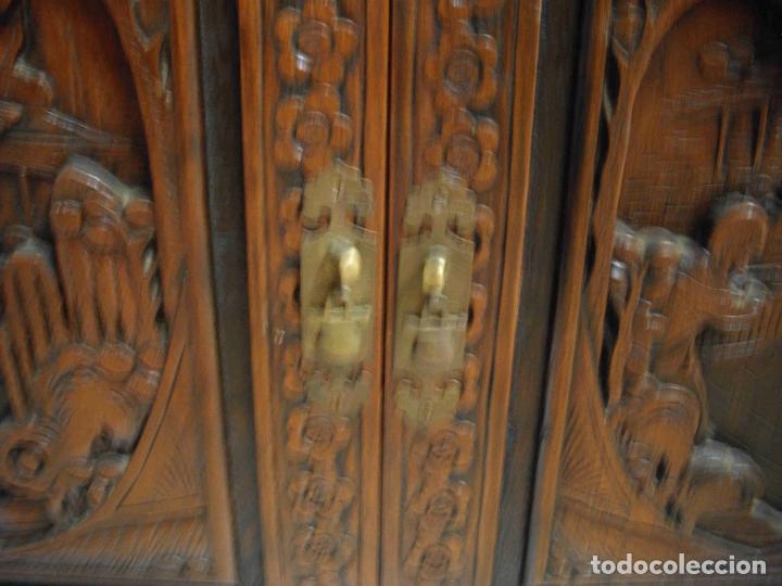 Antig&uuml;edades: ARCA TALLADA DOS PUERTAS OCURA - Foto 4