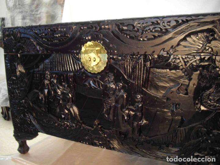 Antig&uuml;edades: BA&Uacute;L ALCANFOR LACADO NEGRO B - Foto 2