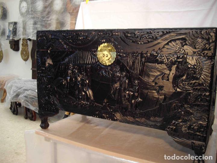 Antig&uuml;edades: BA&Uacute;L ALCANFOR LACADO NEGRO B - Foto 1