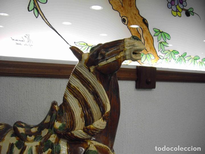 Antig&uuml;edades: CABALLO PORCELANA MARRON - Foto 2