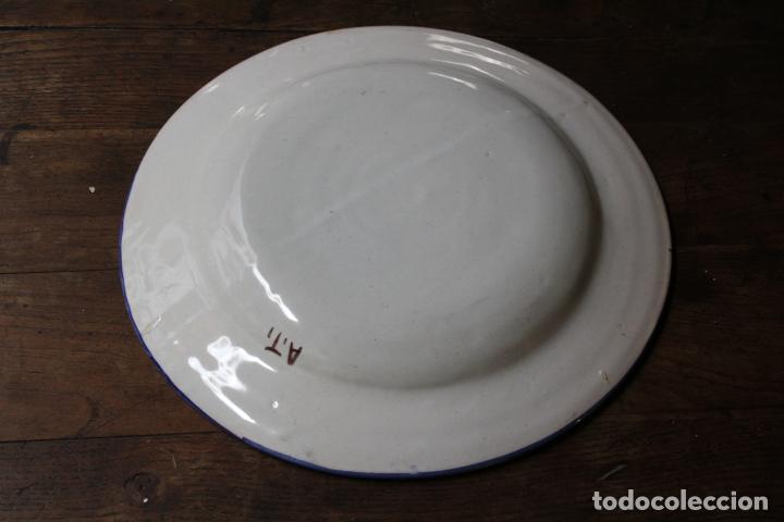 Antig&uuml;edades: plato de manises casa - Foto 2