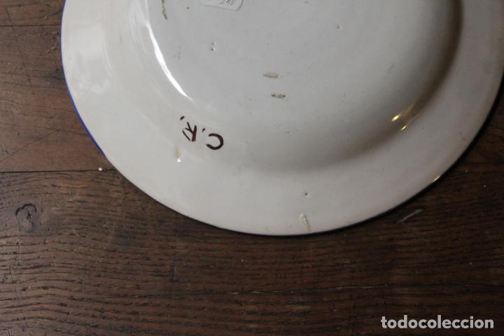 Antig&uuml;edades: plato de manises personaje - Foto 2