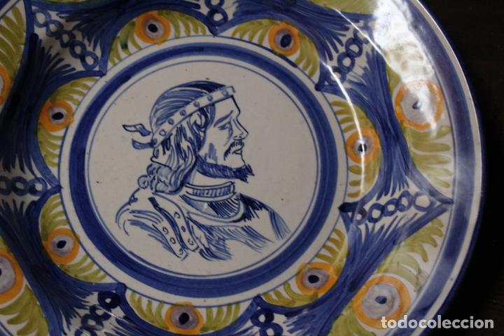 Antig&uuml;edades: plato de manises personaje - Foto 4