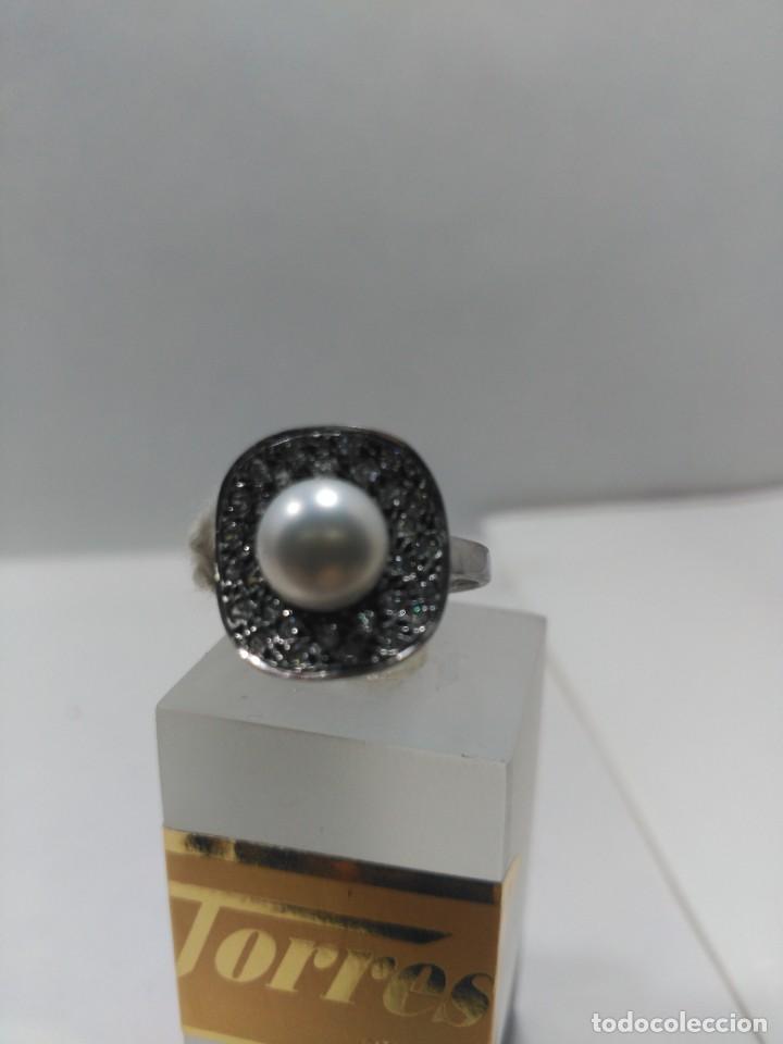 Antig&uuml;edades: sortija plata y perla + - Foto 2