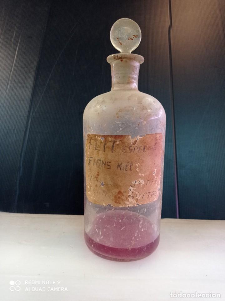 Oggetti Antichi: Antigua frasca de perfume de cristal con much&iacute;simos a&ntilde;os