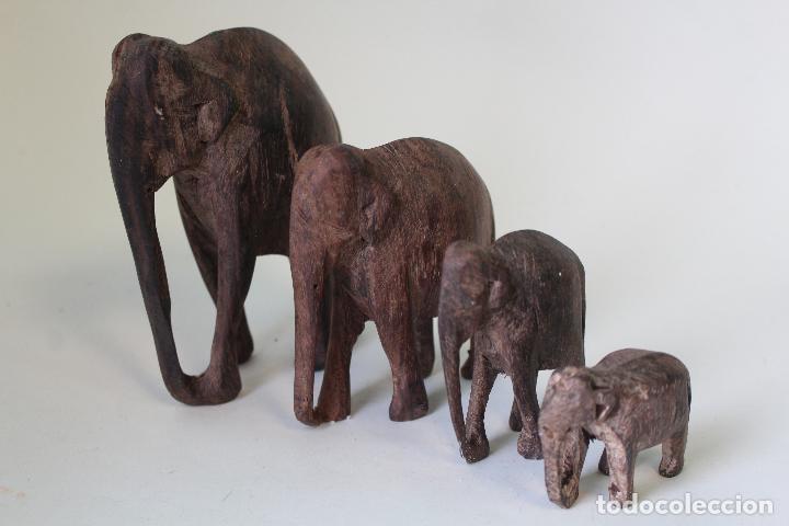 Antig&uuml;edades: manada de 4 elefantes de madera - Foto 5