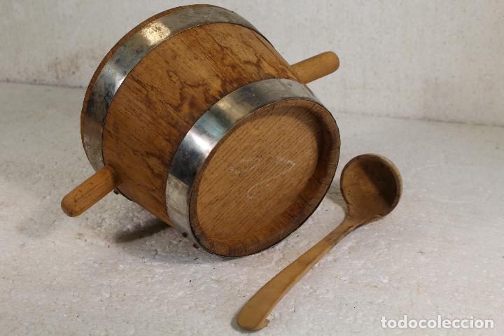 Antig&uuml;edades: Cubo 4 L y cazo madera - Foto 5