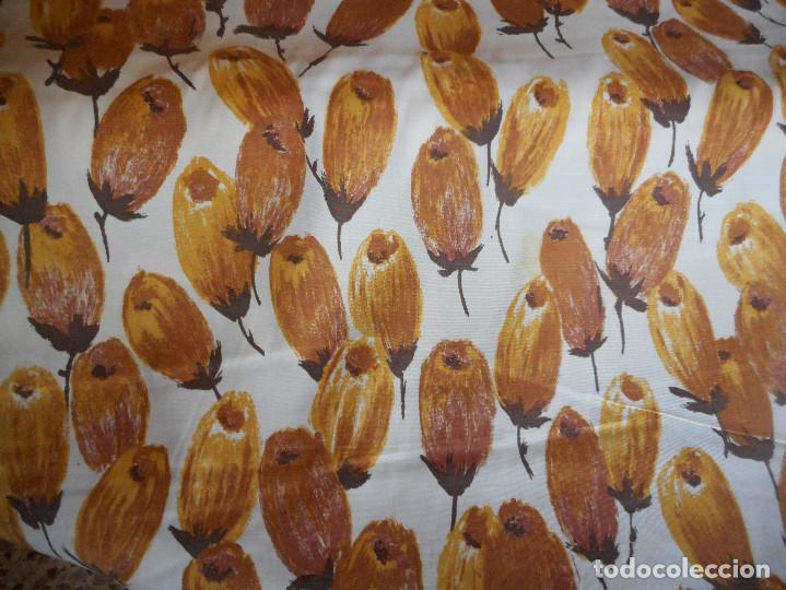 Antig&uuml;edades: PIEZA DE TELA DE ALGOD&Oacute;N DE LOS A&Ntilde;OS 40 - 50 CON ESTAMPADO DE FLORES - 4 METROS X 70 CM.
