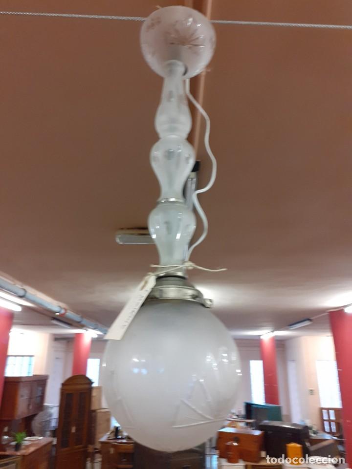 Antig&uuml;edades: Lampara techo cristal y globo - Foto 1
