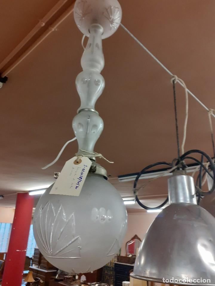 Antig&uuml;edades: Lampara techo cristal y globo - Foto 2